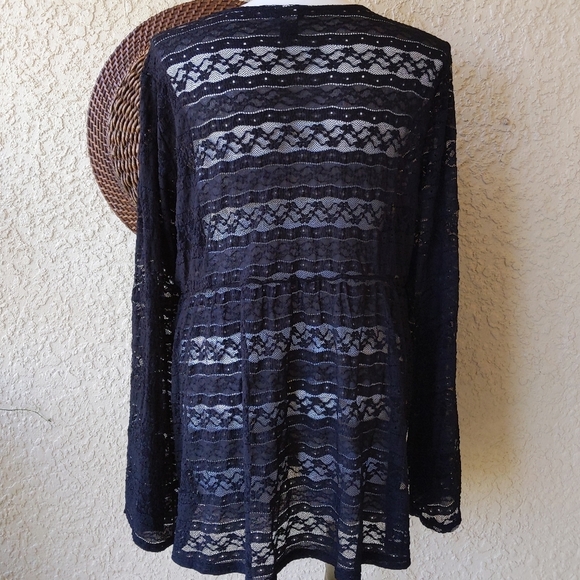 Torrid LACE SURPLICE BABYDOLL TOP - Picture 2 of 5